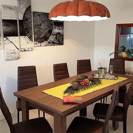 Claire Seaview & Beach-apartment *